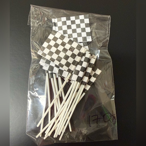 NEW.  π Checkered flags bundle. 36 plastic flags + 17 minis - Picture 6 of 9
